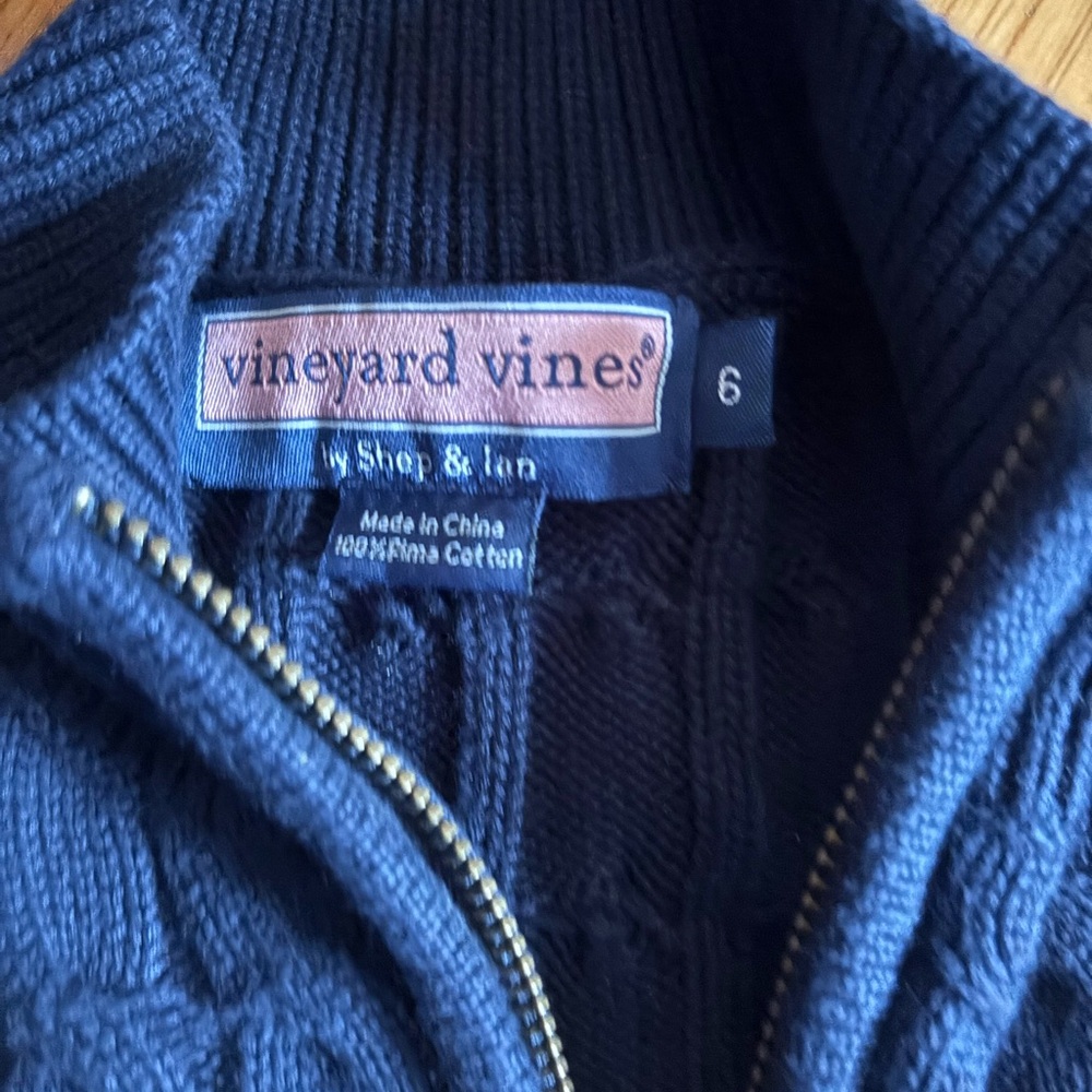 Vineyard vines - Picture 3 of 3